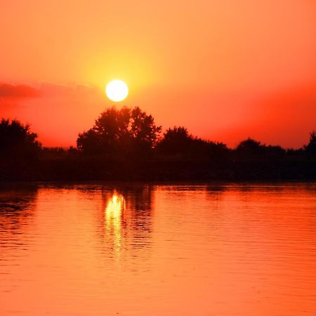 Hotel Sunrise Crisan  Bagian luar foto