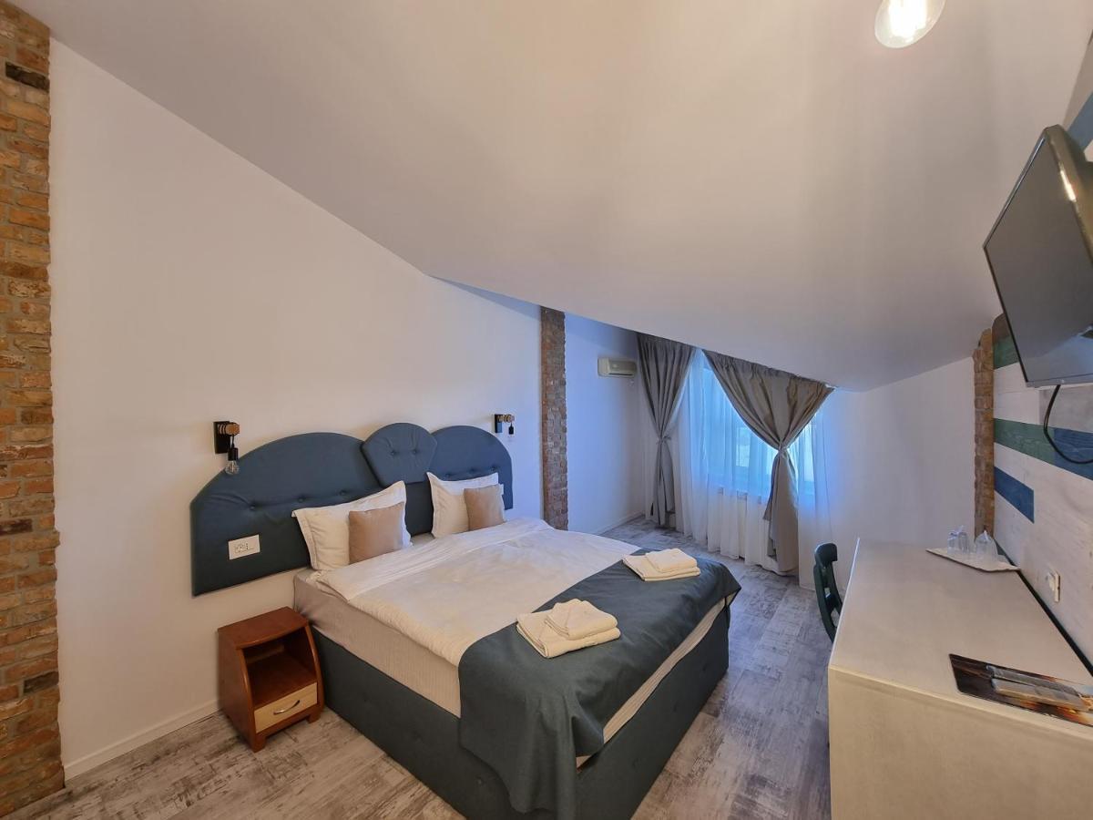 Hotel Sunrise Crisan  Bagian luar foto
